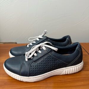 Clarks Women's Caroline Ella Sneaker Navy Blue Leather Cutout Detail Lace Up 8.5